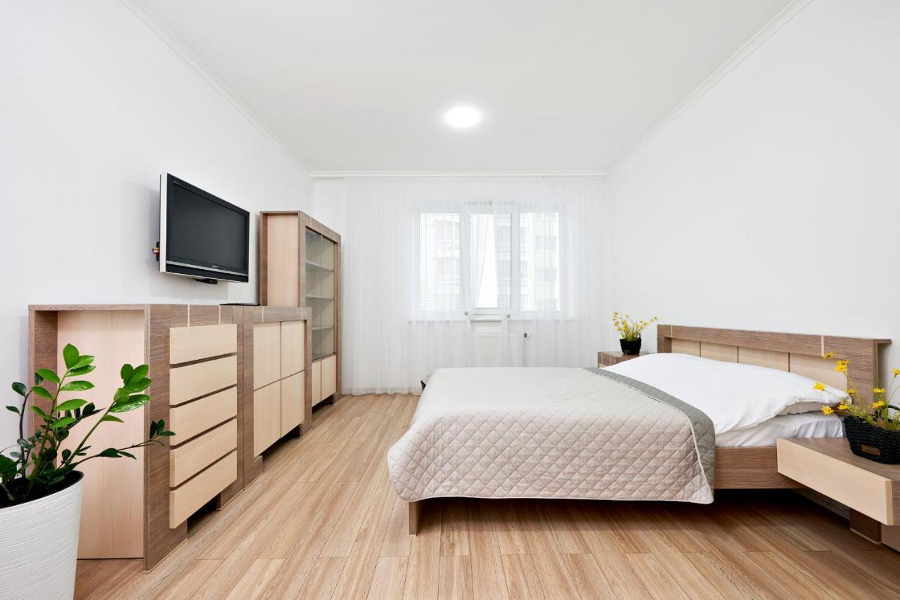 Квартира Для Вас! Вул. Голинського, 8! Leilighet Lviv Eksteriør bilde