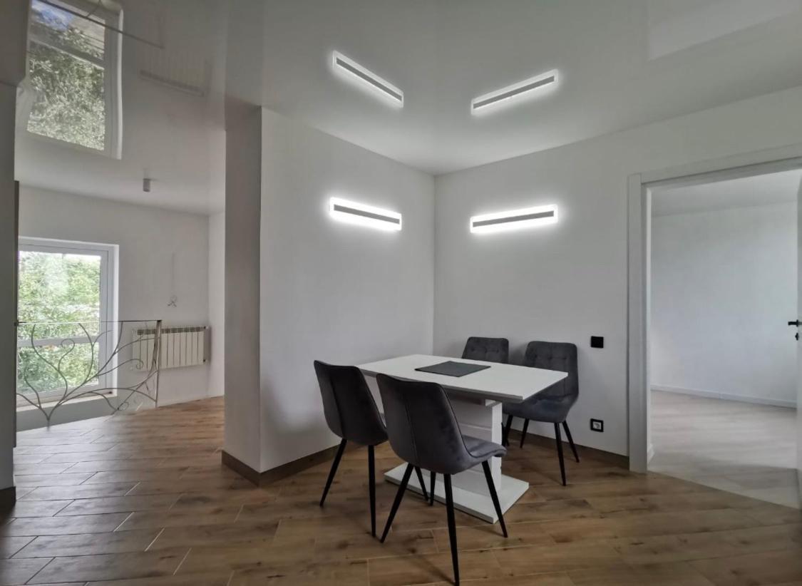 Квартира Для Вас! Вул. Голинського, 8! Leilighet Lviv Eksteriør bilde